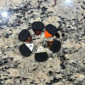 lot of 6 mojo grip guitar picks!